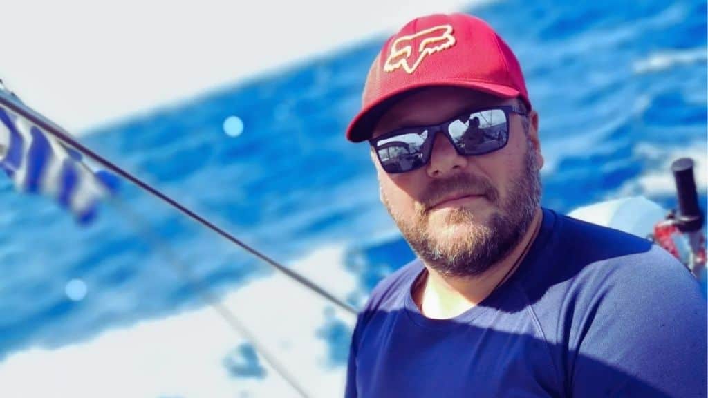 Jaki kurs żeglarstwa wybrać, aby poznać teorię i zdobyć praktyczne doświadczenie?